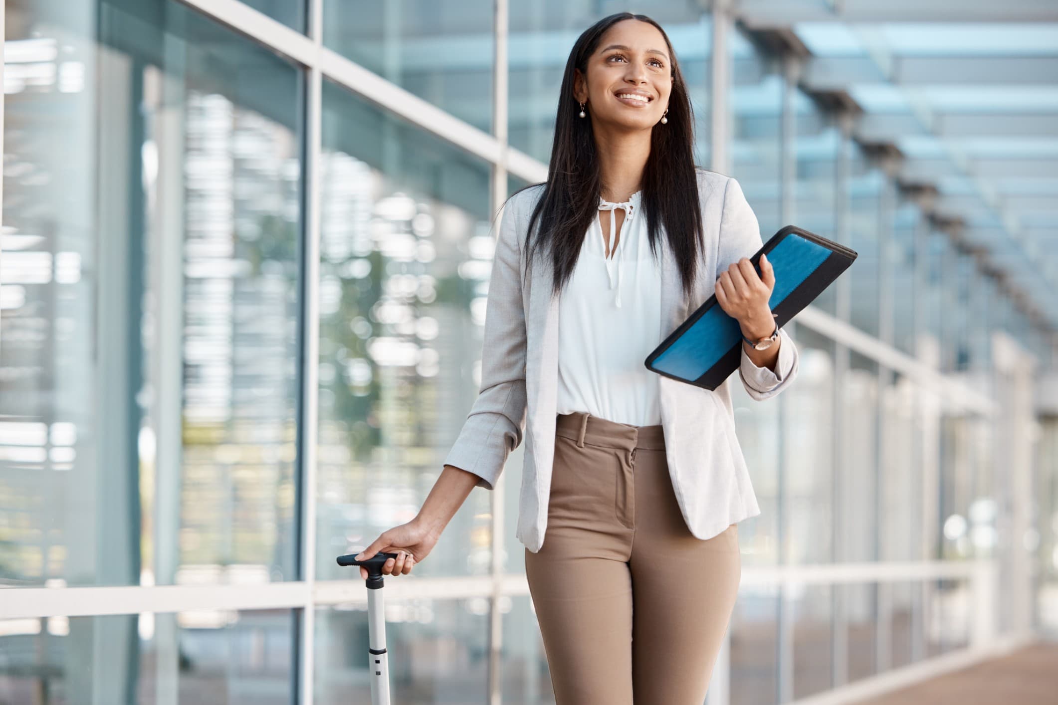 Como criar uma política de viagens eficiente para sua empresa